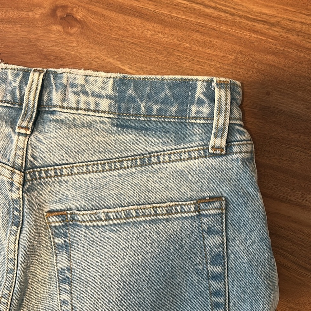 NWOT! A&F The 90s Relaxed Jean High Rise. Size 28/6. - Picture 8 of 8